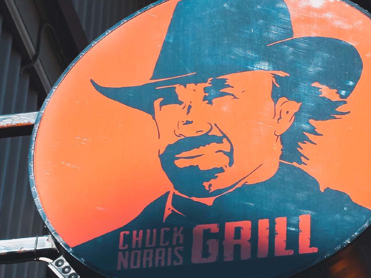 40+ glume ridicole despre Chuck Norris care te vor face să râzi