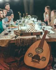 Top 9 lustige Dinner Partyspiele für Erwachsene