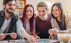 Top 9 Brettspiel-Klassiker für deinen nächsten Spieleabend