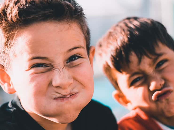 100+ "Wahrheit oder Pflicht" für Kinder!