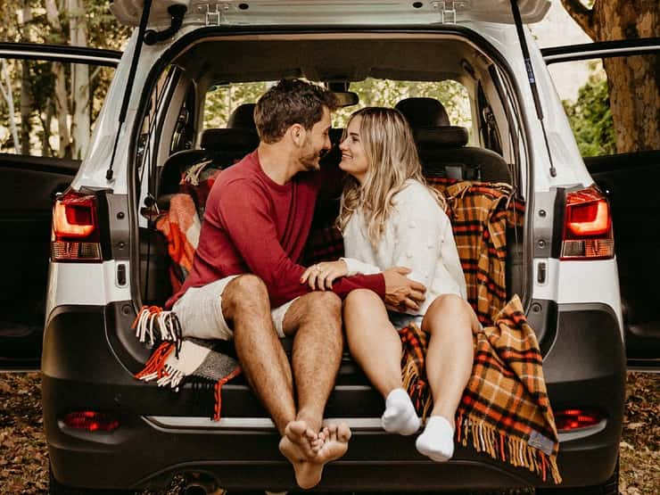 4 Fun Roadtrip Games for Couples