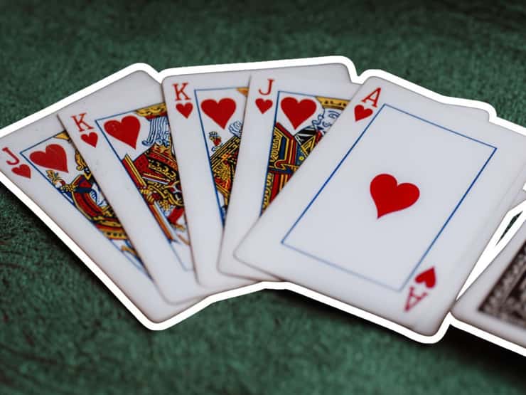 Spit Card Game Rules, Setup, and Variations