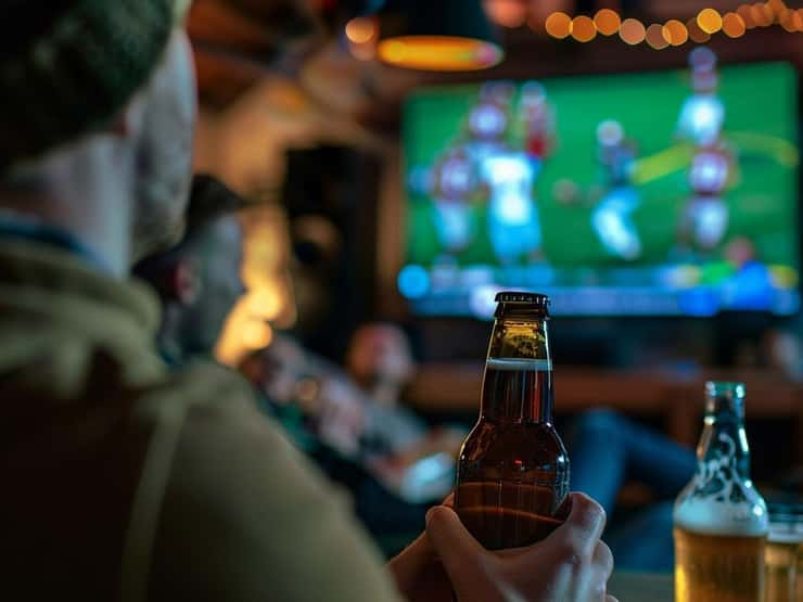 A Complete Guide to the Super Bowl Drinking Game For Fans