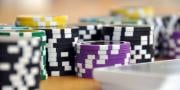 Blind Poker: Trinkspiel Regeln und Anleitung