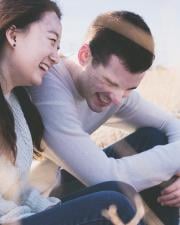 ❤️ 10 веселих ідей першого побачення, щоб подружитися під час сміху