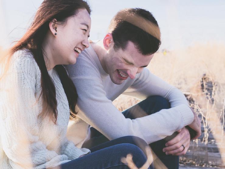 ❤️ 10 веселих ідей першого побачення, щоб подружитися під час сміху