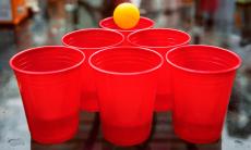 Chandelier permainan minum: aturan dan cara bermain