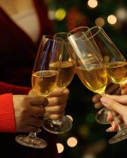 25+ toasts amusants à boire pour ta prochaine fête