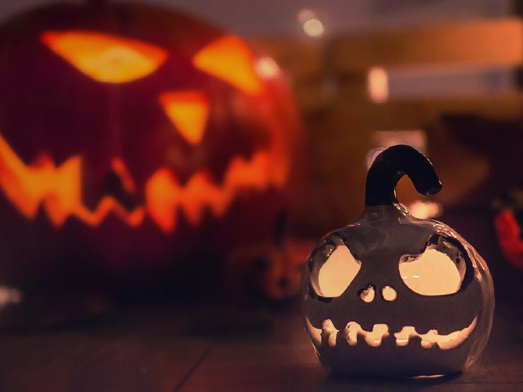 ðŸŽƒ 35+ Halloween Trivia frÃ¥gor fÃ¶r din skrÃ¤mmande quiznatt